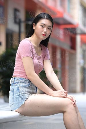 尤金李维的宅老爹旅行第一季